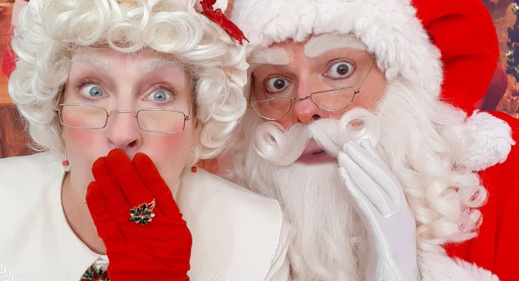 Santa & Mrs - 15 - 20 Minute - Christmas D Santa & Mrs - 15 - 20 Minute - Christmas D