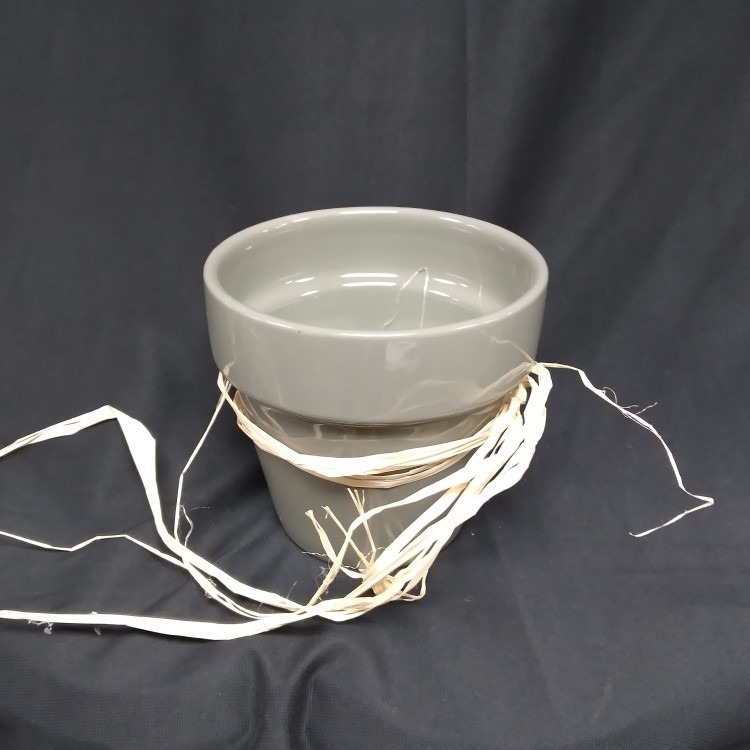 Planter Pot & Rocks